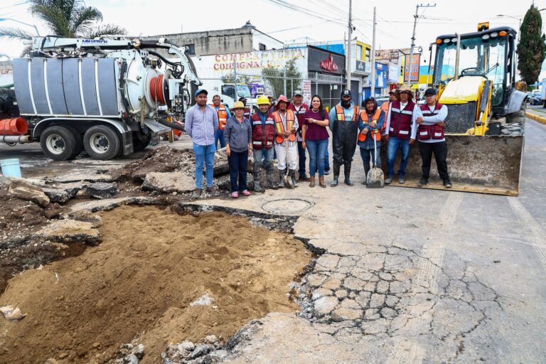 Colapso de colector pluvial provoca hundimiento en la carretera México-Puebla a la altura de San Pedro Cholula