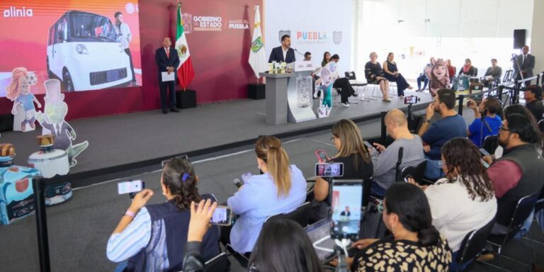 Gobierno de Puebla anuncia plan para incorporar 8 mil vehículos eléctricos Olinia al transporte estatal