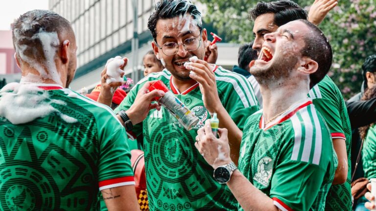México, Argentina, Portugal y España lideran la demanda de playeras mundialistas en Puebla