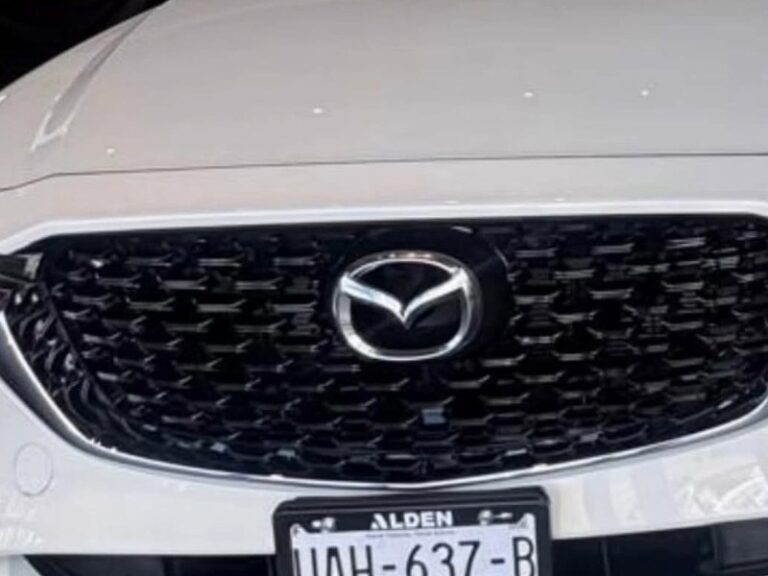 Roban camioneta a influencer poblano afuera de restaurante en Camino Real a Cholula