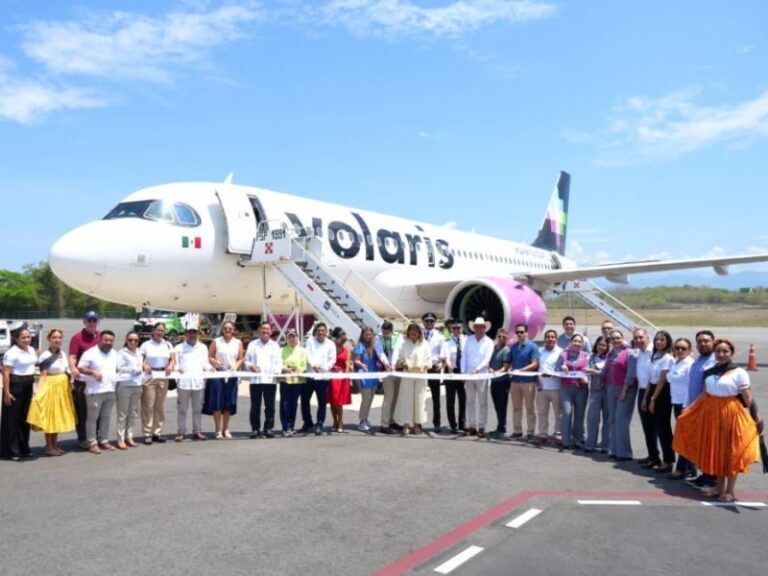 Volaris inaugura ruta aérea directa entre Puebla y Bahías de Huatulco con cuatro vuelos semanales