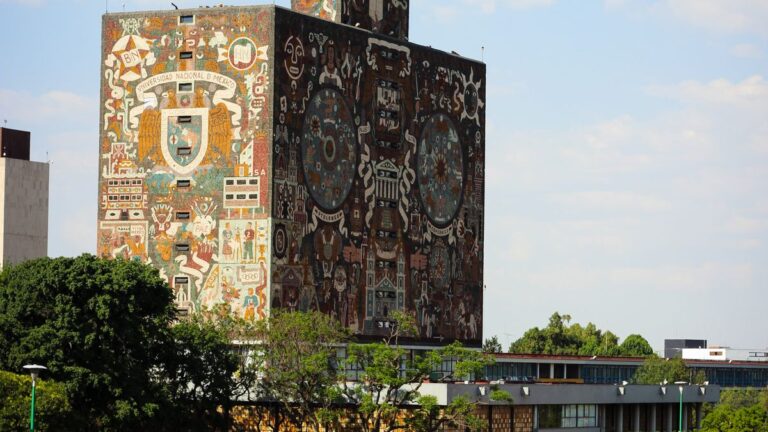 Secretaría de Educación de Puebla pide investigar presunta promoción electoral del rector de la UTP