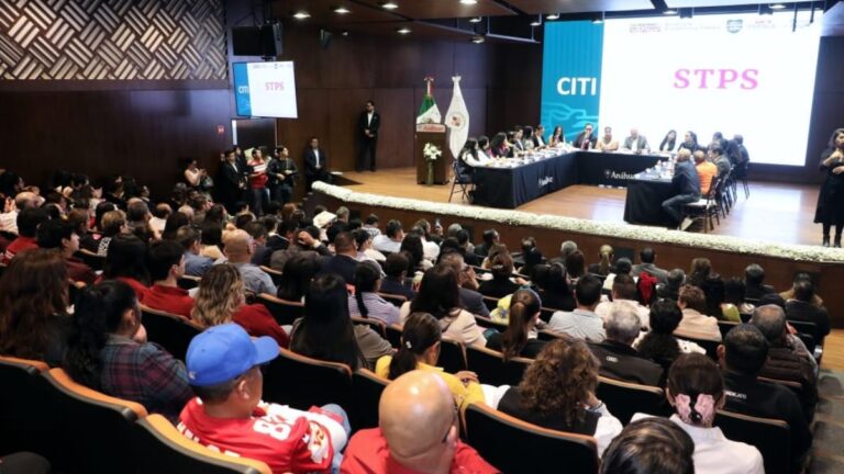 Más de 285 mil menores trabajan en Puebla; gobierno se suma a campaña de la OIT contra trabajo infantil Más de 285 mil menores trabajan en Puebla; gobierno se suma a campaña de la OIT contra trabajo infantil