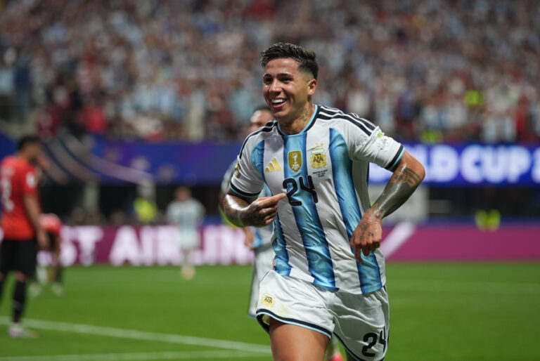 Enzo Fernández da el triunfo a Argentina con gol al minuto 93 y la Albiceleste avanza en el Mundial 2026