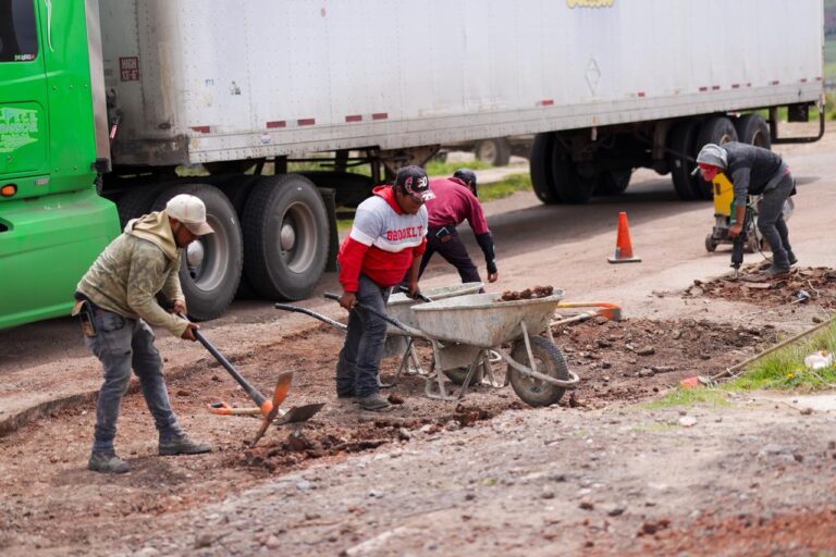 Gobierno de Chignahuapan realiza trabajos de bacheo y rehabilitación en avenidas principales Gobierno de Chignahuapan realiza trabajos de bacheo y rehabilitación en avenidas principales