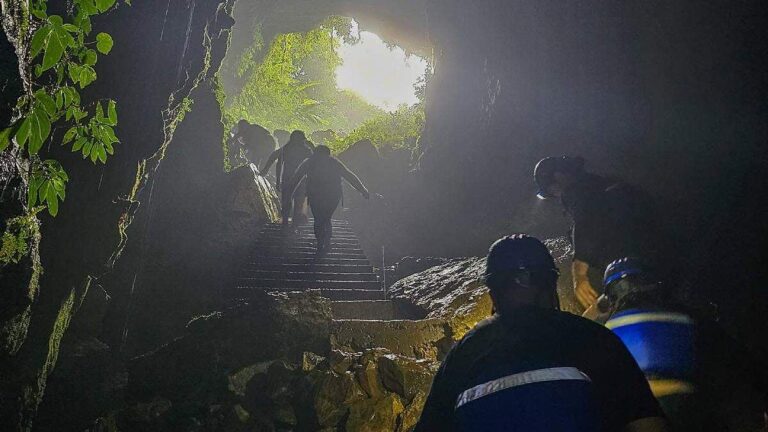 Operativo de búsqueda por cuatro personas atrapadas en una gruta de Cuetzalan tras lluvias intensas