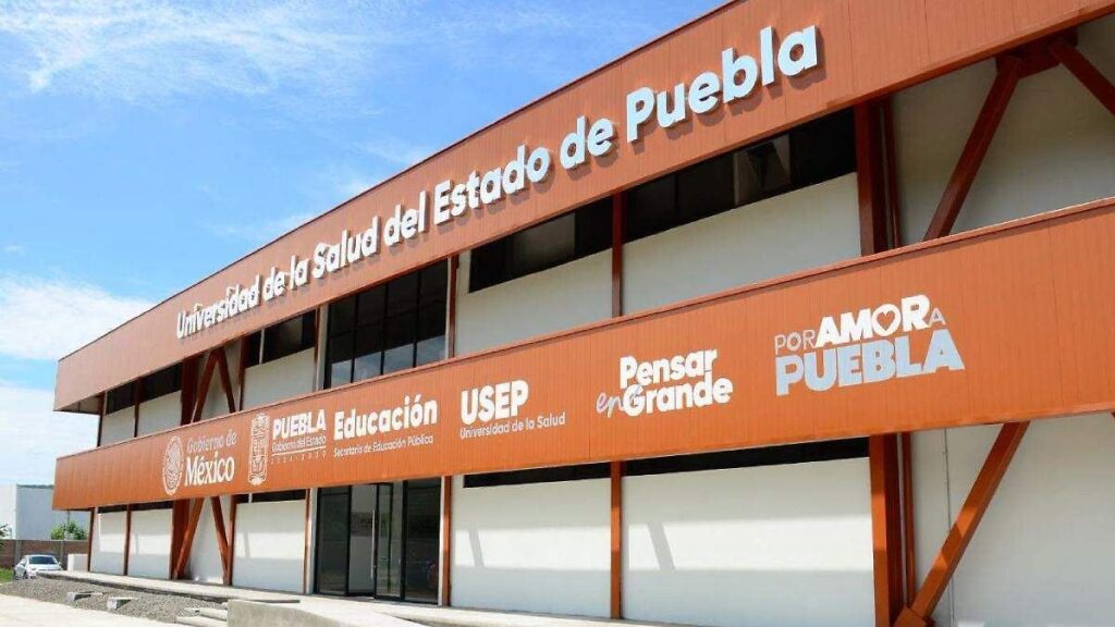 Fachada de la Universidad de la Salud de Puebla donde se realizará el proceso de inscripción para nuevo ingreso 2026