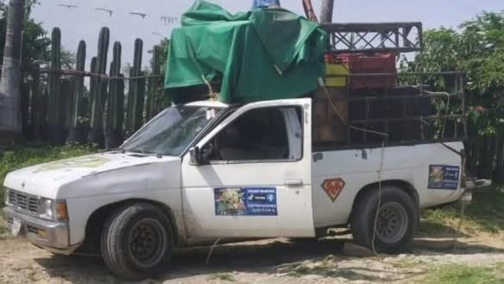 Camioneta del Sonido Marrano conocida como marranamóvil, vehículo emblemático del grupo sonidero poblano robado en Atlixco
