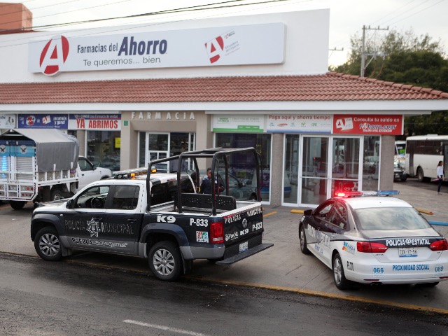 Asaltos a farmacias en el sur de Puebla: banda armada aterroriza Fachada de farmacia en zona sur de Puebla afectada por ola de asaltos violentos
