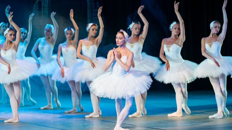 Men in Tutus debuta en Puebla con función única que inaugura gira nacional de ballet y comedia