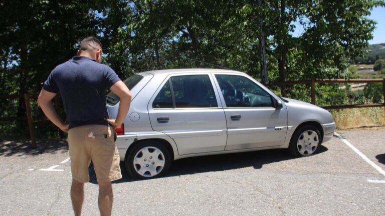 Rajan ruedas de coche en Puebla de Sanabria; denuncian vandalismo Rajan ruedas de coche en Puebla de Sanabria; denuncian vandalismo