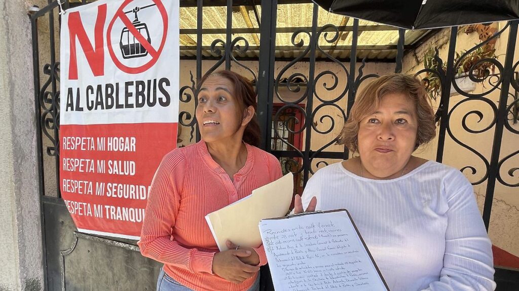 Vecinos de la colonia Resurgimiento en Puebla protestan contra obras del Cablebús exigiendo estudios técnicos