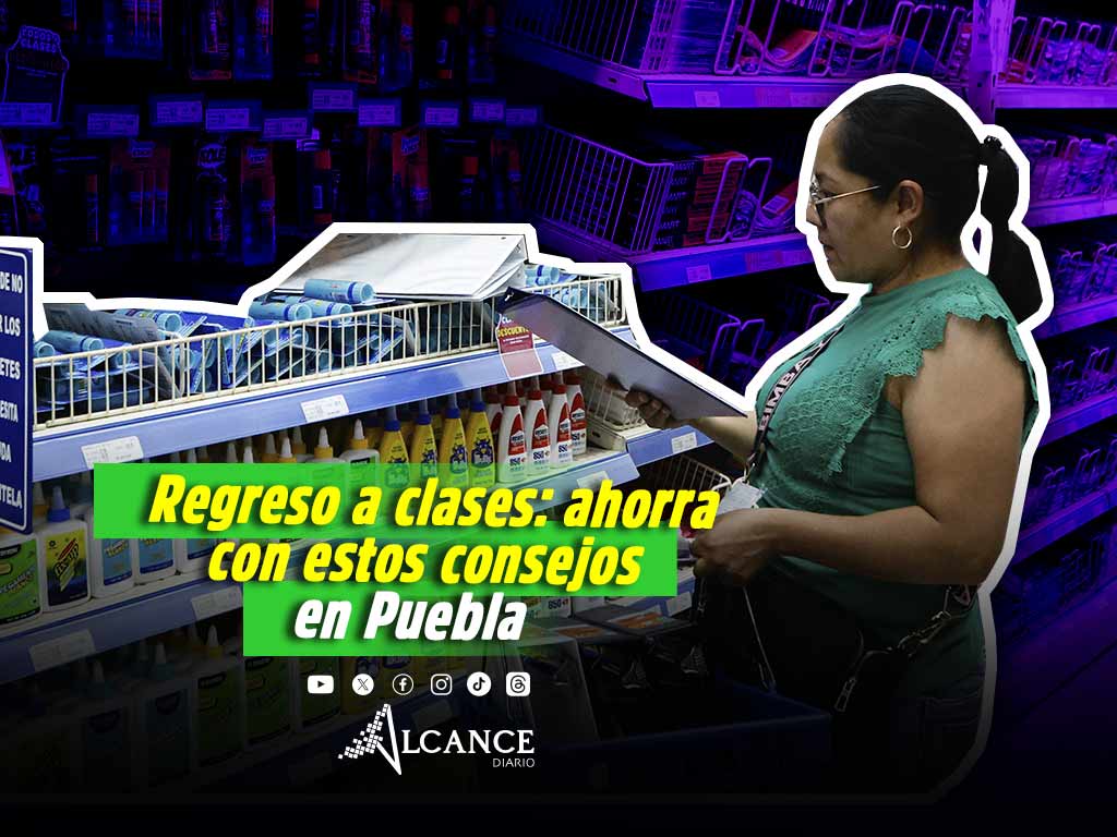 Regreso a clases Puebla 2026: consejos para cuidar tu economía | El Mundo Puebla Familia organizando presupuesto para regreso a clases en Puebla