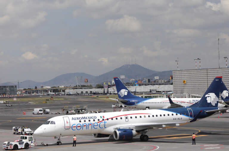 Fotografía de archivo donde se observan aviones de la empresa Aeromexico en Ciudad de México