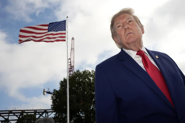 Trump suspende temporalmente sanciones previstas por el Congreso contra Rusia Presidente de los Estados Unidos Donald Trump